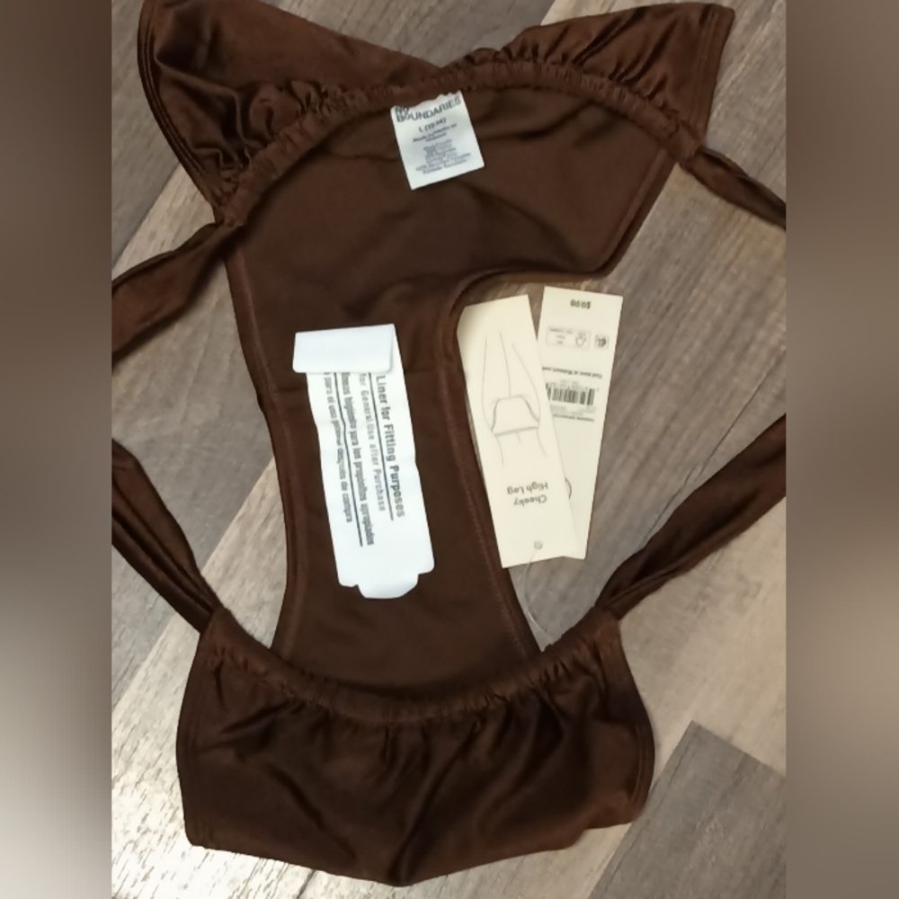 𝑪𝒉𝒆𝒆𝒌𝒚 𝑯𝒊𝒈𝒉 𝑳𝒆𝒈 𝑩𝒓𝒐𝒘𝒏 𝑩𝒊𝒌𝒊𝒏𝒊 𝑩𝒐𝒕𝒕𝒐𝒎𝒔 - Picture 9 of 10